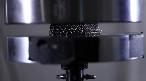 波音“设计”的世界最轻金属：3D打印Microlattice（图文教程）,波音“设计”的世界最轻金属：3D打印Microlattice,打印,第2张